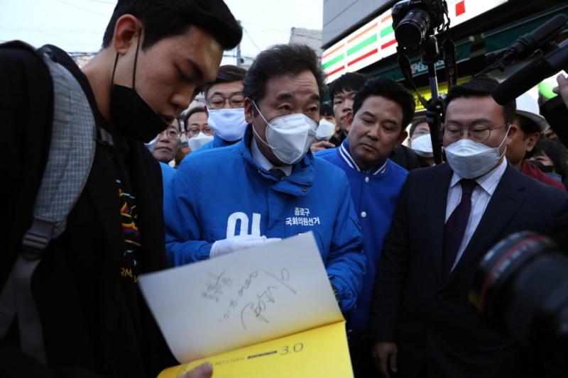 11 апреля и коронавирус: почти 1,7 миллиона зараженных, в Москве и Подмосковье вводят пропускной режим, США установили новый антирекорд &ndash; 2108 умерших за сутки 