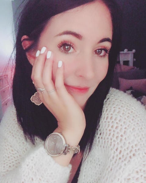 25 идей маникюра с белым лаком, которые понравятся мужчинам