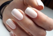 25 идей маникюра с белым лаком, которые понравятся мужчинам