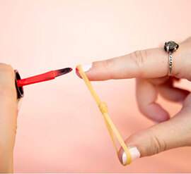 7 ценных лайфхаков для тех, кто не умеет красить ногти