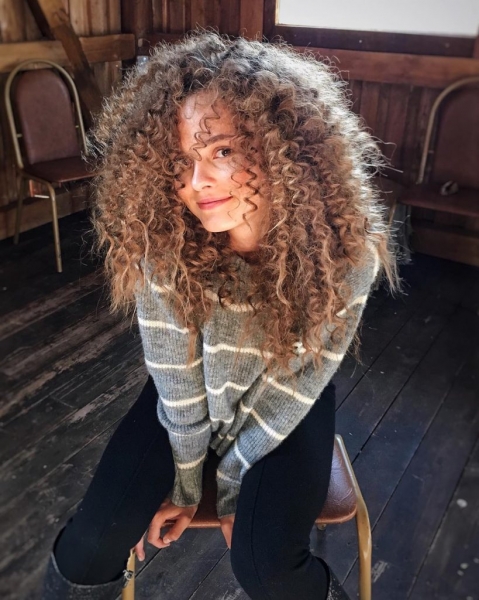 Ангелина Стречина - актриса «Пиковой дамы: Зазеркалье» в эксклюзивном интервью на PEOPLETALK