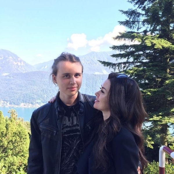 Бывший муж Анастасии Заворотнюк о тяжелых родах актрисы: «Чуть не умерла»