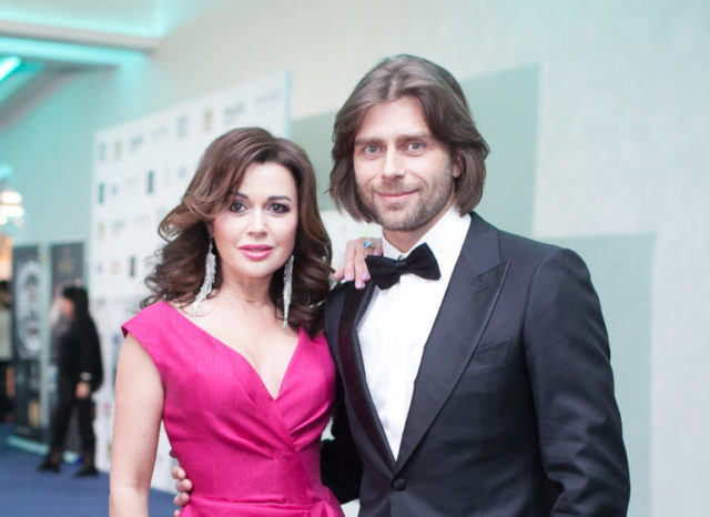 Бывший муж Анастасии Заворотнюк о тяжелых родах актрисы: «Чуть не умерла»