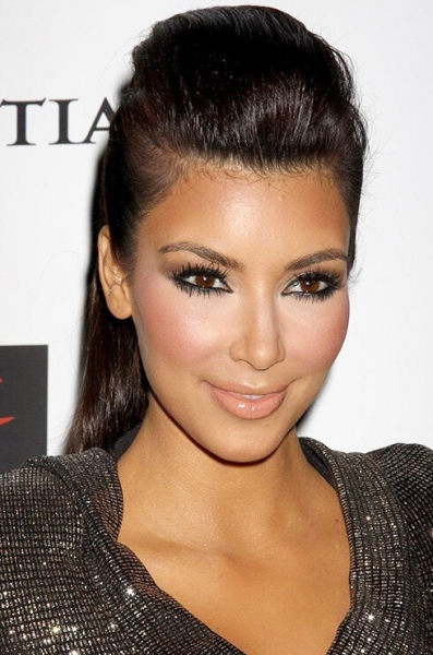 Черный список: пучки, хвосты, локоны и другие укладки, которые портят волосы