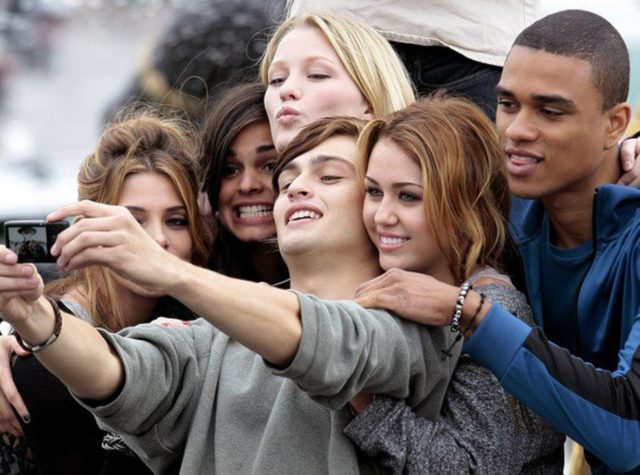 Для настроения перед майскими: топ-5 хороших новостей о борьбе с коронавирусом