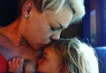 «Еще никогда в своей жизни столько не молилась»: Пинк рассказала, как вместе с сыном переболела коронавирусом