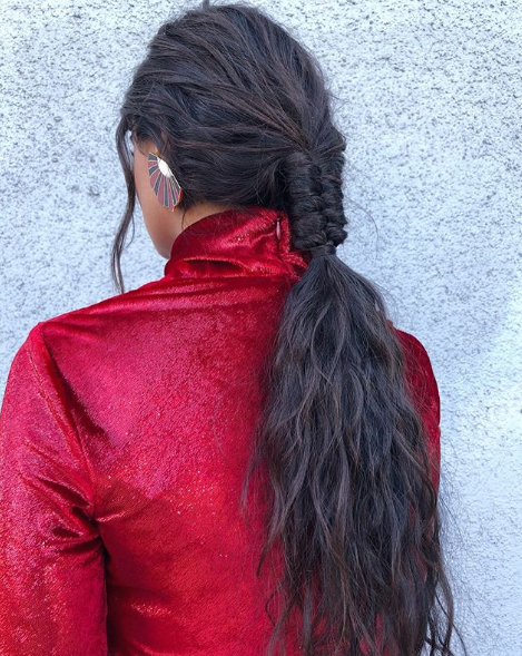 Хвосты, косички и пучки: топ причесок на карантин