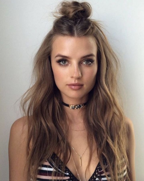 Хвосты, косички и пучки: топ причесок на карантин