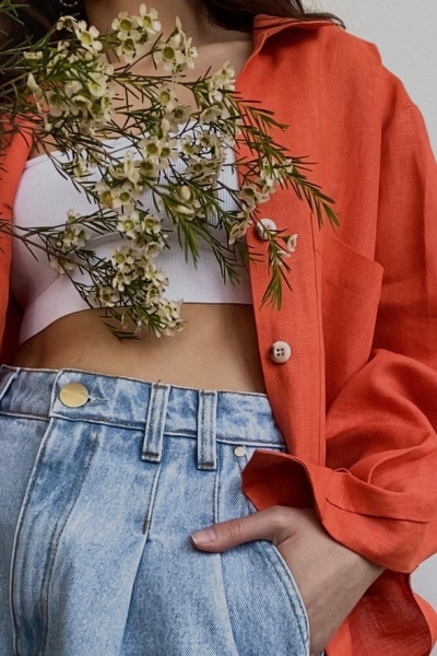 I AM Studio сняли лукбук по FaceTime: легкие платья, стильный жакет и объемный кардиган 