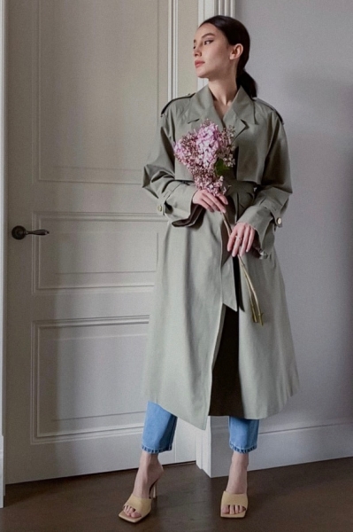 I AM Studio сняли лукбук по FaceTime: легкие платья, стильный жакет и объемный кардиган 