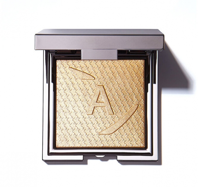 И фильтры не нужны! Как сделать идеальный макияж для селфи — гид