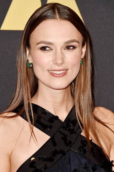 Иллюзия объема: секреты причесок звезд с тонкими волосами