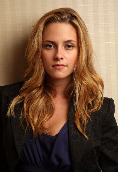 Из блондинки в рыжую: звезда фильма «Сумерки» Кристен Стюарт сменила имидж