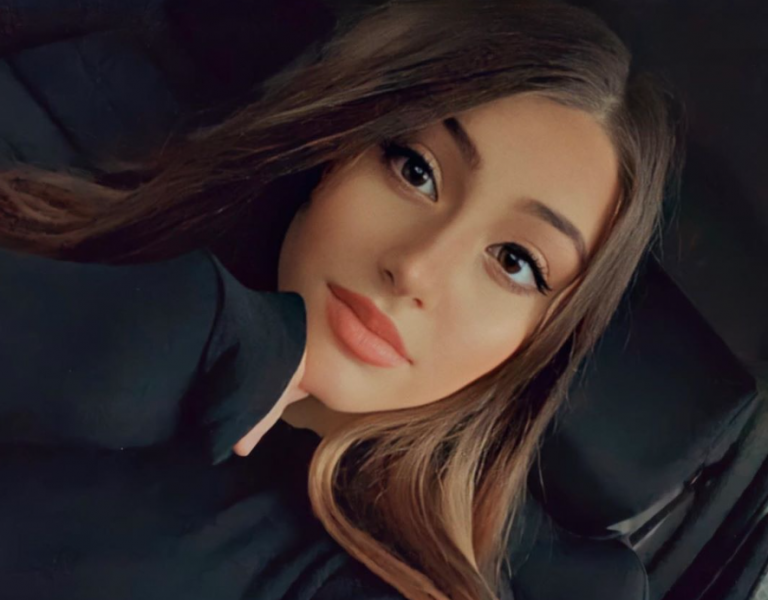 «Я привыкла к тому, что она затмевает меня»: двойник Арианы Гранде раскритиковала певицу