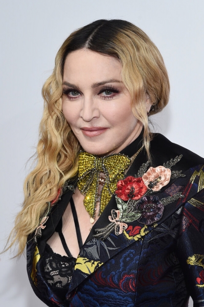 Как красились звезды в молодости и сейчас — сравниваем образы голливудских див