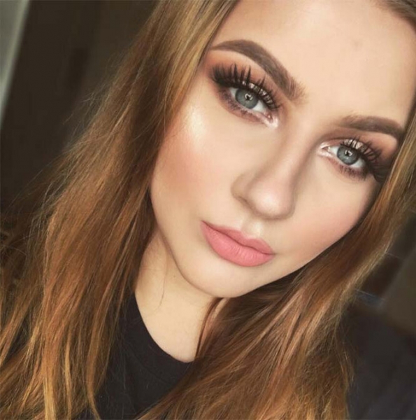 Как куколка: макияж, который пора оставить в прошлом