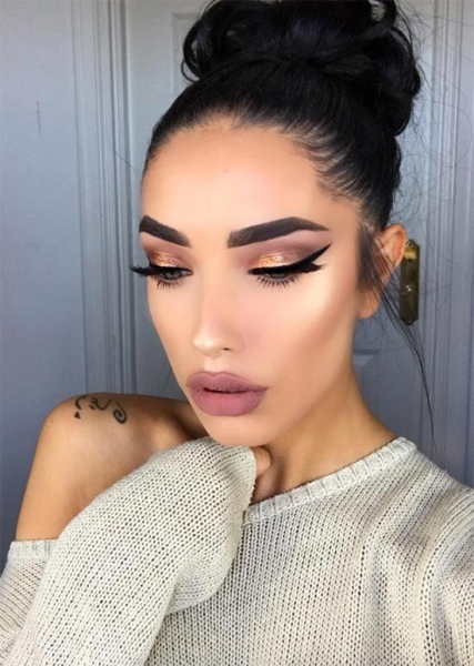 Как куколка: макияж, который пора оставить в прошлом