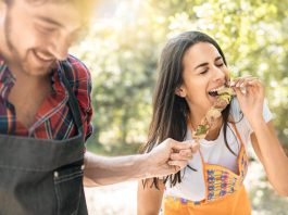 Как не поправиться на майских, но при этом есть шашлык: лайфхаки от диетолога