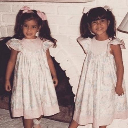 Ким Кардашьян показала семейные фото в честь дня рождения дяди: собрали топ-20 архивных снимков звезды