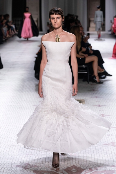 Клэр Уэйт Келлер покидает Givenchy: собрали лучшие платья от дизайнера - PEOPLETALK