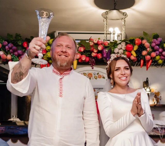 Константин Ивлев рассказал об отношениях с молодой женой и детях: &laquo;Повезло, что встретил ее&raquo; 