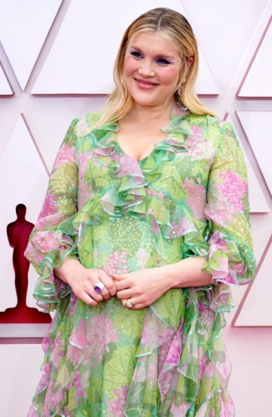 Марго Робби, Аманда Сайфред и другие на церемонии вручения премии «Оскар – 2021»