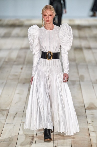 Мнение психологов: 7 цветов в одежде, которые улучшают настроение - PEOPLETALK