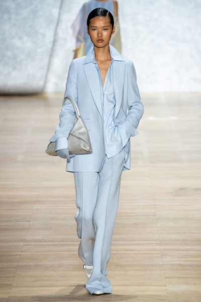 Мнение психологов: 7 цветов в одежде, которые улучшают настроение - PEOPLETALK