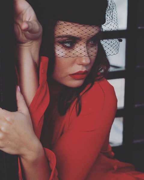 Муцениеце vs Карпович: бьюти-битва возлюбленных Прилучного