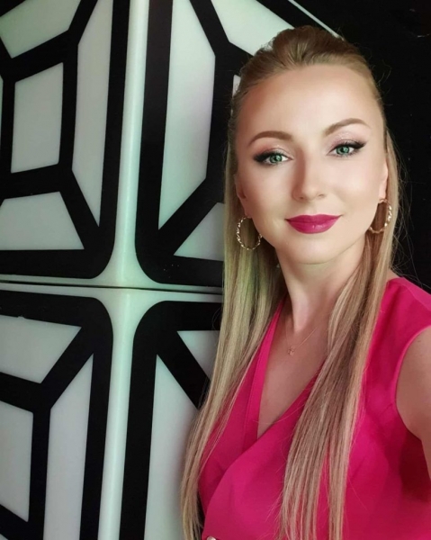 На фоне слухов о беременности Софи Тернер: российский двойник актрисы заменит ее на съемках