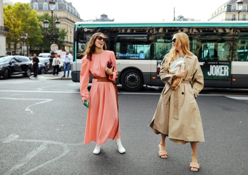 На примере звезд стритстайла: как носить мюли