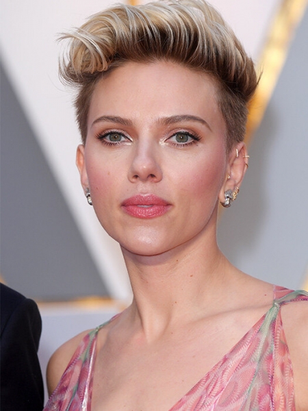 Не зря старались: звезды, которым ринопластика пошла на пользу