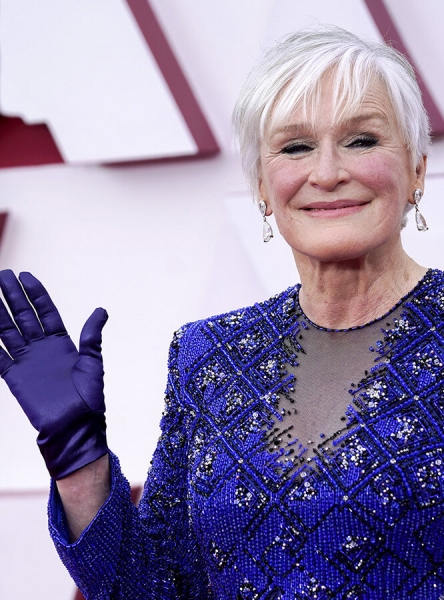 Нескучная классика и ногти-лопаты: какой маникюр сделали звезды для «Оскара»