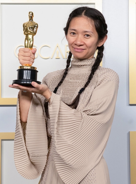 Нескучная классика и ногти-лопаты: какой маникюр сделали звезды для «Оскара»