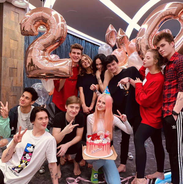 Новое поколение: 18-летняя звезда TikTok Даня Милохин о популярности и детстве в приемной семье 