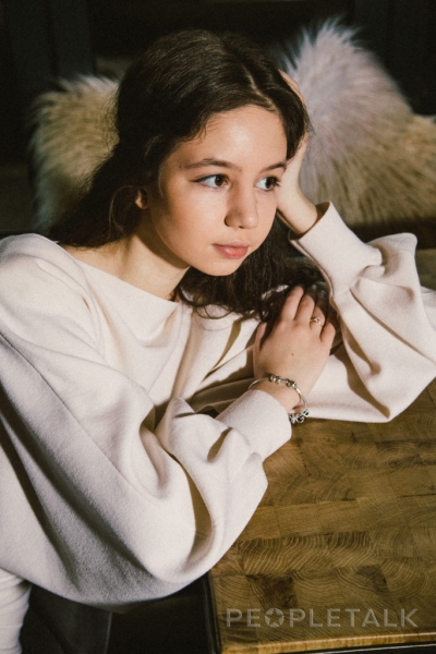 Новое поколение: звезда &laquo;Закрытой школы&raquo; Луиза-Габриэла Бровина о том, чем живет после сериала 