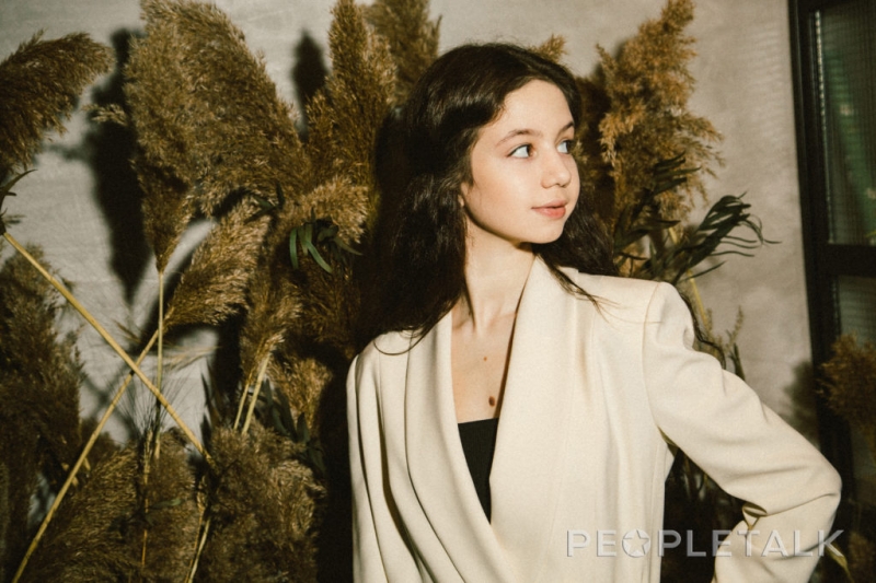 Новое поколение: звезда &laquo;Закрытой школы&raquo; Луиза-Габриэла Бровина о том, чем живет после сериала 