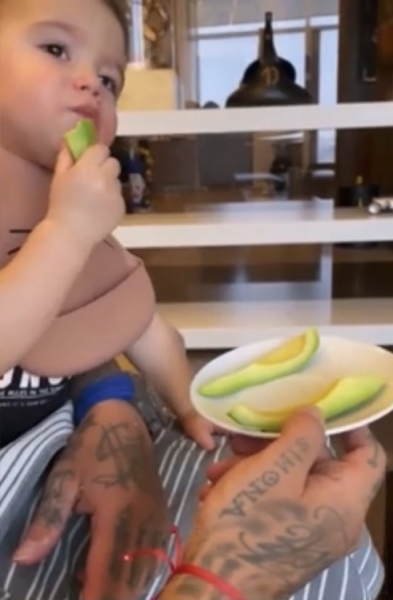 Обсуждают в Сети: подписчики заметили у Тимати татуировку, посвященную маме 