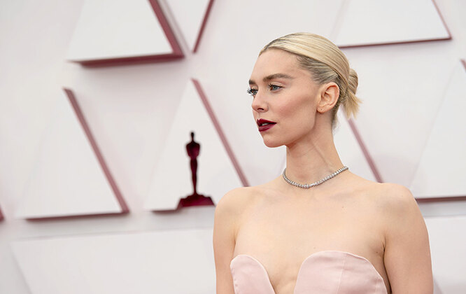 Очень бледно! Какому макияжу отдали предпочтение актрисы на&nbsp;&laquo;Оскаре-2021&raquo;