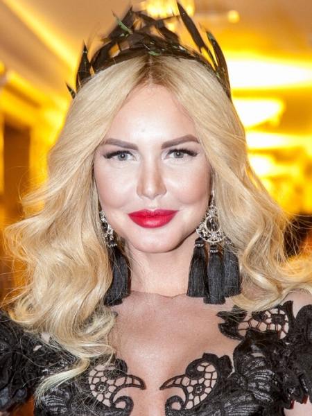 От гламурной блондинки до&nbsp;светской львицы: бьюти-эволюция Маши Малиновской