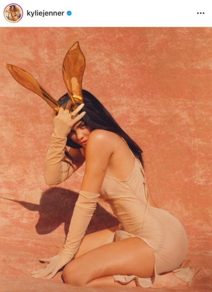 Пасхальные кролики и семейные снимки: как голливудские звезды отметили Пасху