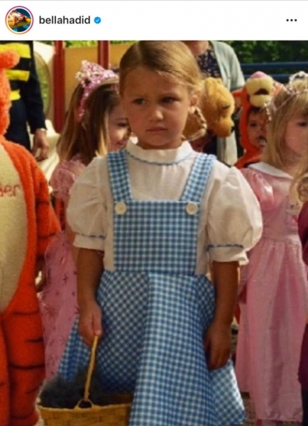 Пасхальные кролики и семейные снимки: как голливудские звезды отметили Пасху