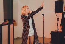 Планы на вечер: концерт Клавы Коки, шоу «Танцы со звездами» и спектакль «Маскарад»