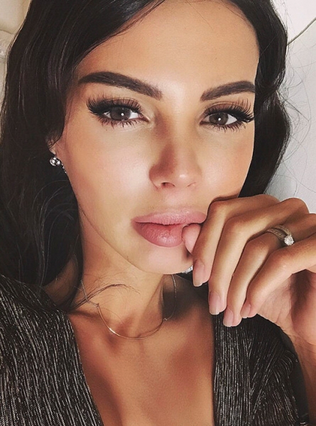 Природа или пластика: что с собой делает Оксана Самойлова и сколько это стоит