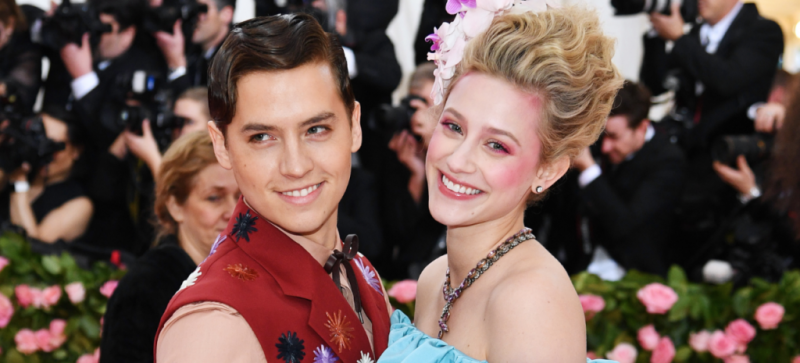 Собрали все хронологию скандала Лили Рейнхарт и Коула Спроуса из-за Кайи Гербер