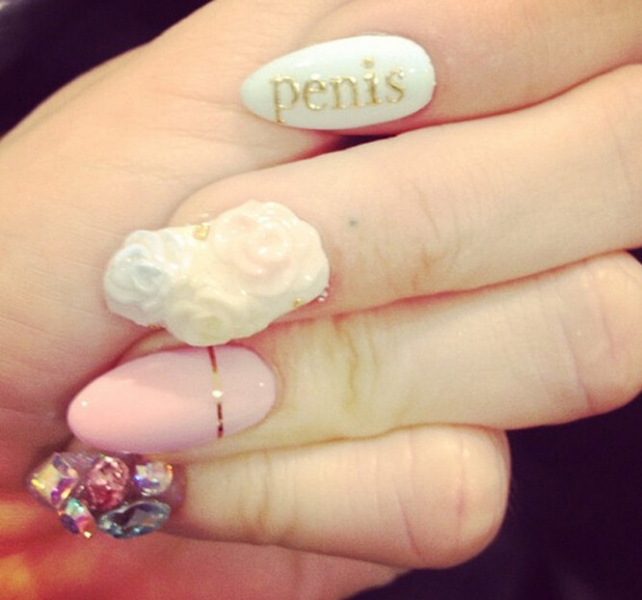 Сотри это немедленно! Худший маникюр звёзд, который хочется развидеть