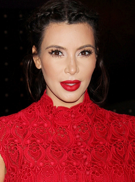 Ставка на&nbsp;красное не&nbsp;прошла! Звезды, которых подвела красная помада