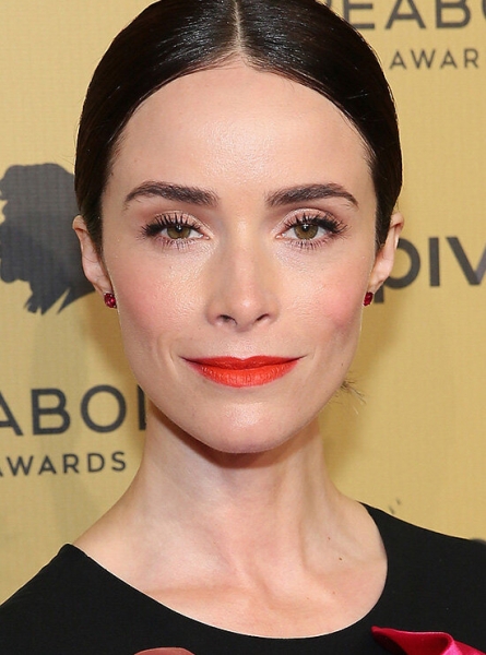 Ставка на&nbsp;красное не&nbsp;прошла! Звезды, которых подвела красная помада