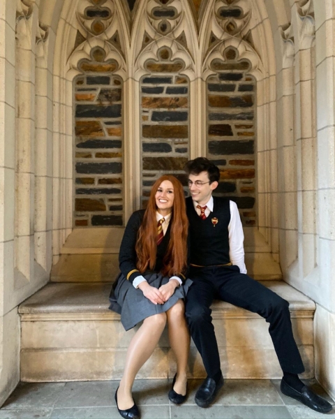 TikTok дня: «поттероманы» показали, как изменилась бы форма студентов Хогвартса за 100 лет