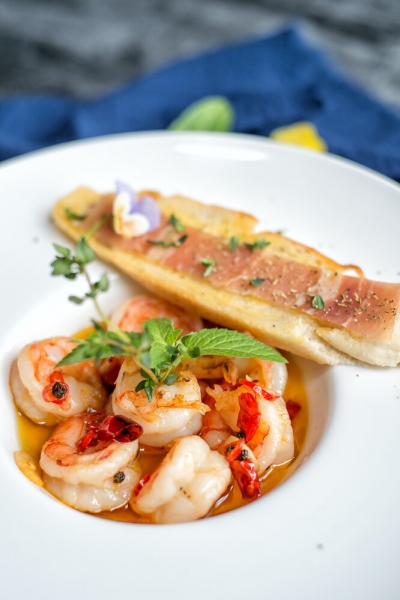 Уксус, лимонад и воздух: 9 самых необычных диет звезд — эффективны или нет?